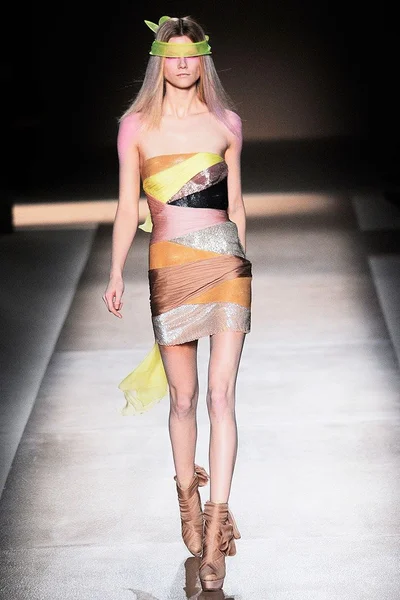 Look 4